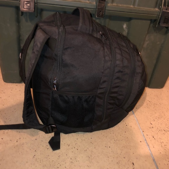 Extra large Adidas Backpack Carry On All travel - Picture 2 of 7